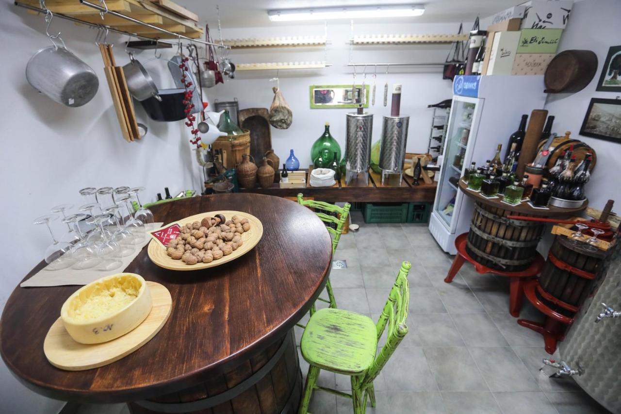 Healthy House Glamping Hotel โคเปร์ ภายนอก รูปภาพ