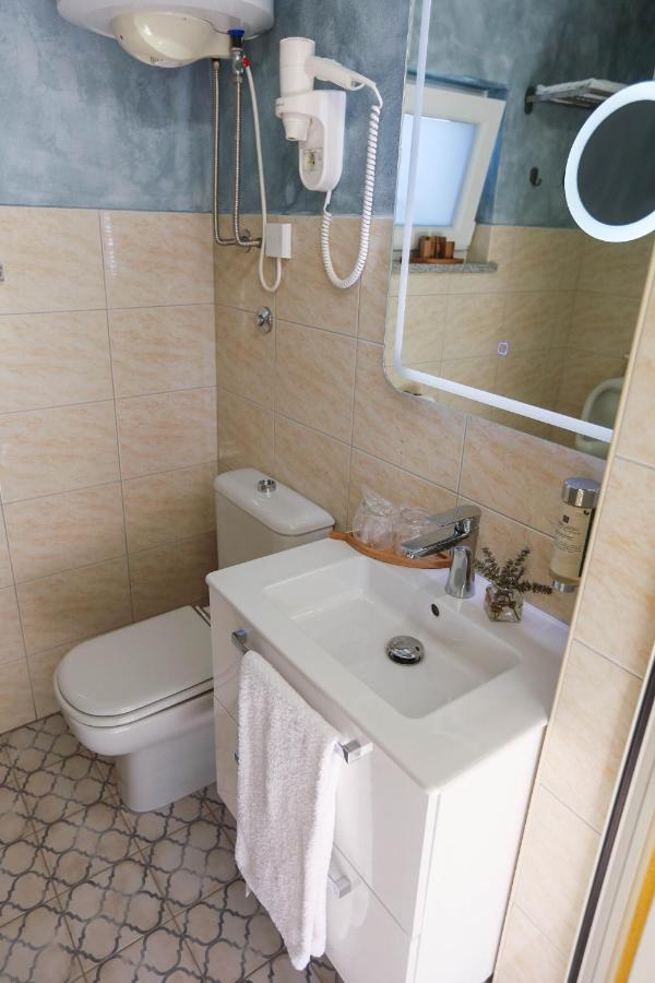 Healthy House Glamping Hotel โคเปร์ ภายนอก รูปภาพ