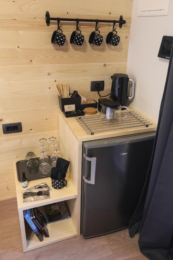 Healthy House Glamping Hotel โคเปร์ ภายนอก รูปภาพ