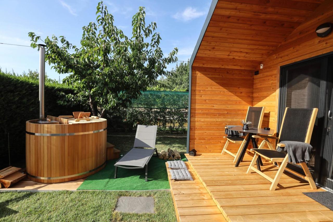 Healthy House Glamping Hotel โคเปร์ ภายนอก รูปภาพ